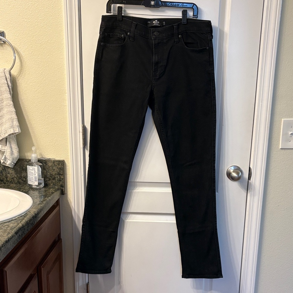 Hollister Men’s Slim Straight Jeans